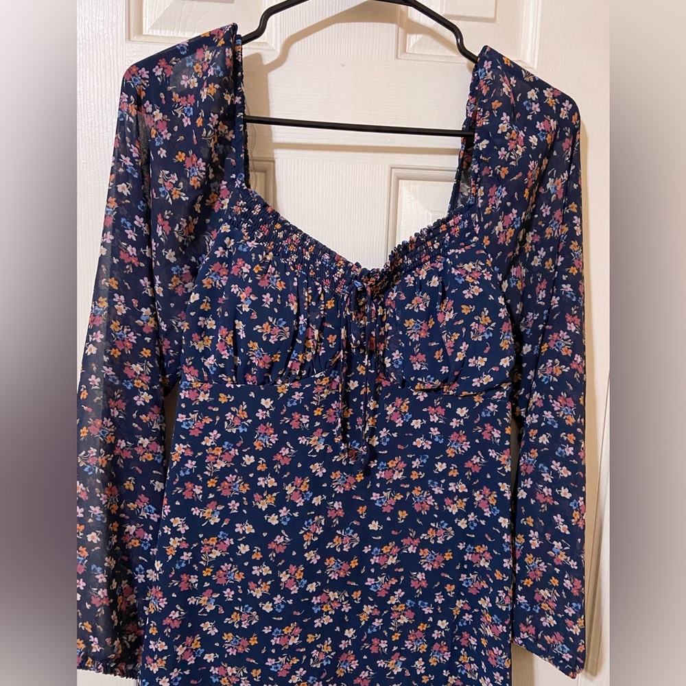 Beautiful Lily Rose Dress size small. Perfect for spring or summer!